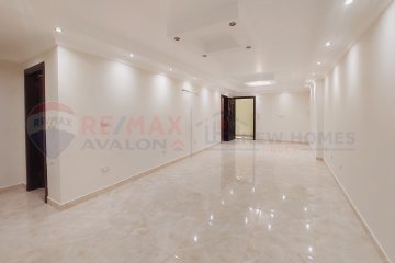 Administrative unit for rent 107 m Smouha (Fawzy Moaaz st - brand building)