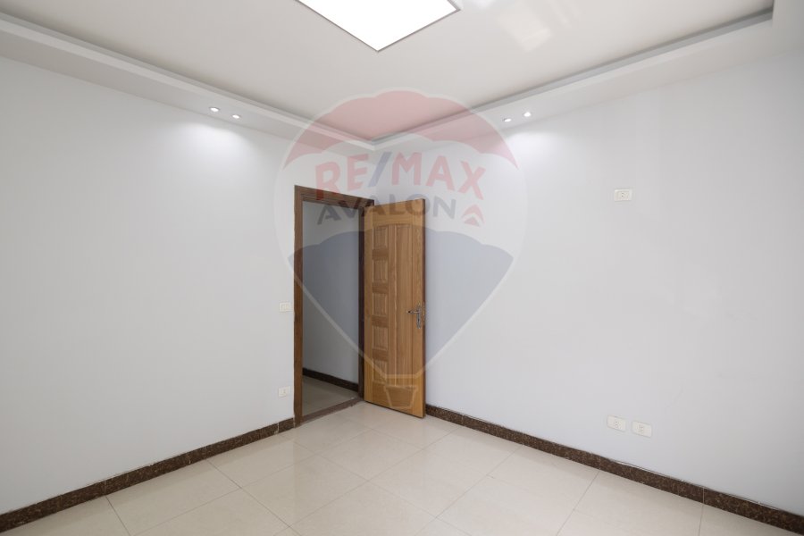 Adminstrative Apartment for sale 150 m Camp Shezar (Port Said St)