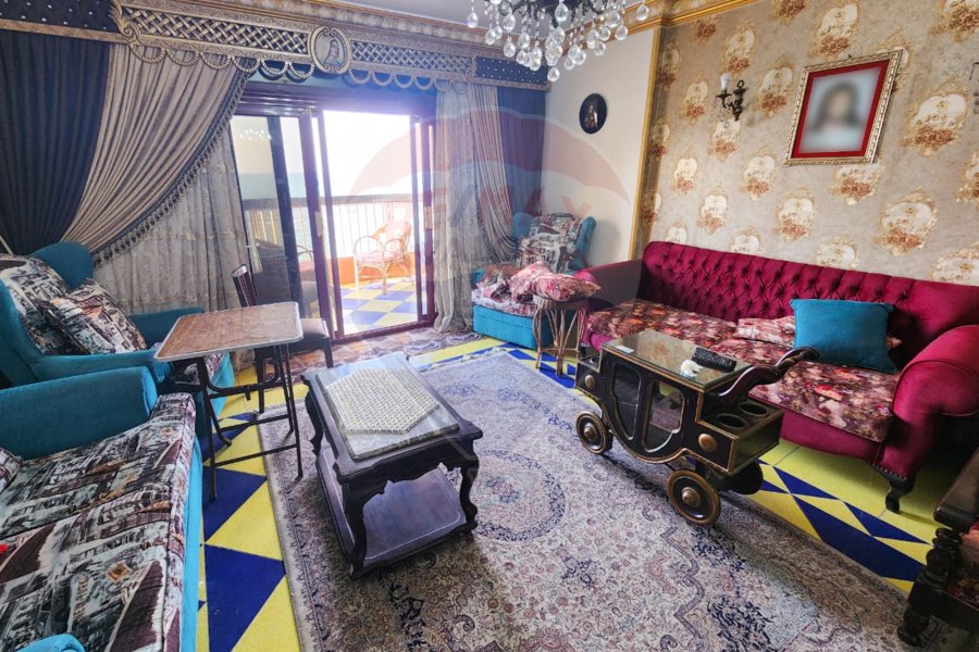 Apartment for sale 200 m Alasafra (Directly on the sea)
