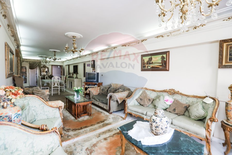 Apartment For Sale 185 m Fleming (Directly On Tram Station)