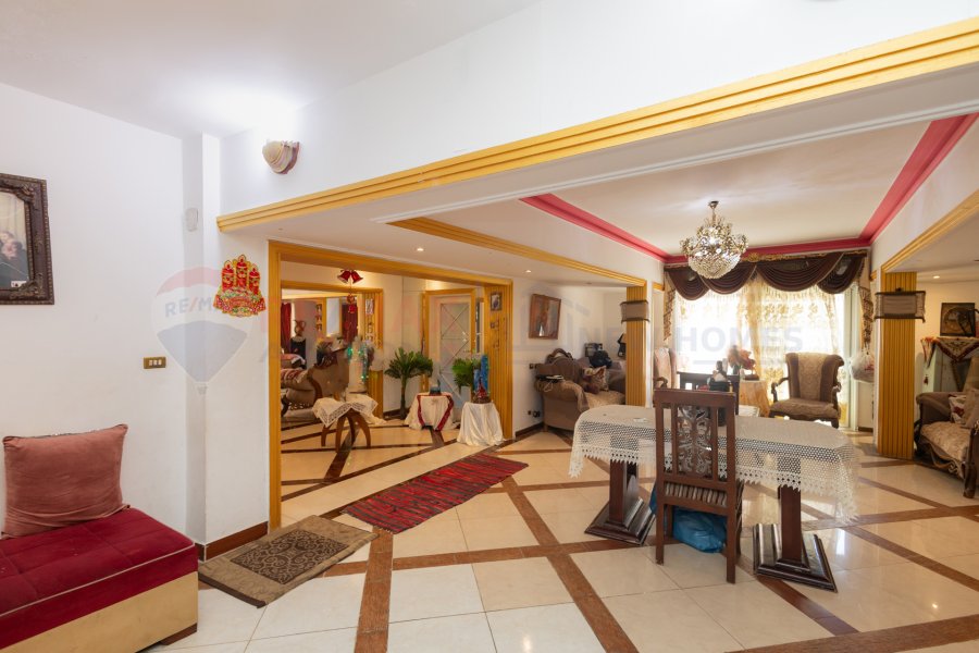 Apartment for sale 265 m Al-Mandara (Third number from the sea)