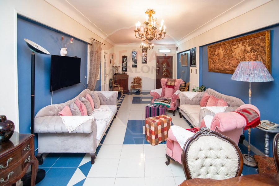 Apartment for sale 150 m Janaklis (steps from Abu Qir Street)