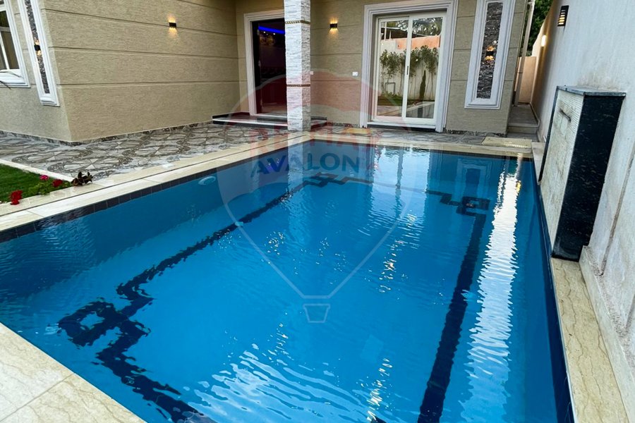 Registered Villa for sale 300 m King Mariout (Omar el Mokhtar st.)