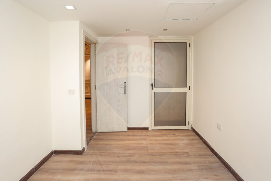 Shop + Mizzan for rent 750 m Sidi Gaber (Abo Qur st)