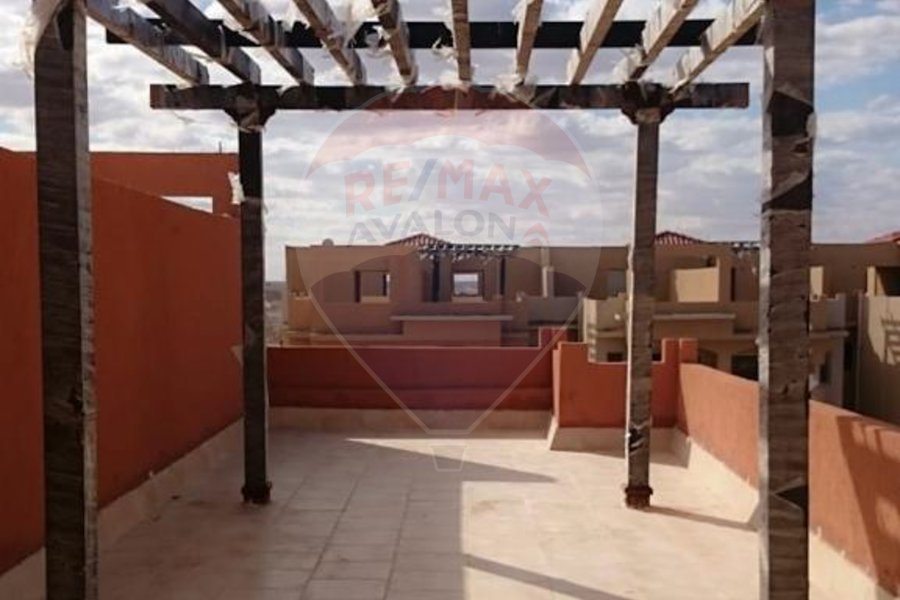 Chalet with roof for sale (Emirates Heights) Ras El-Hekma 100 m