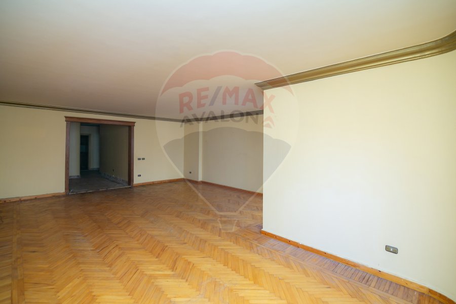 Apartment for sale 270 m Kafr Abdo (branching from Ismailia)