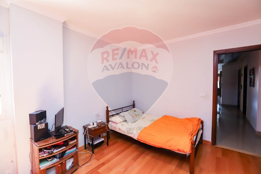 Apartment for sale 160 m Flming (on tram station)