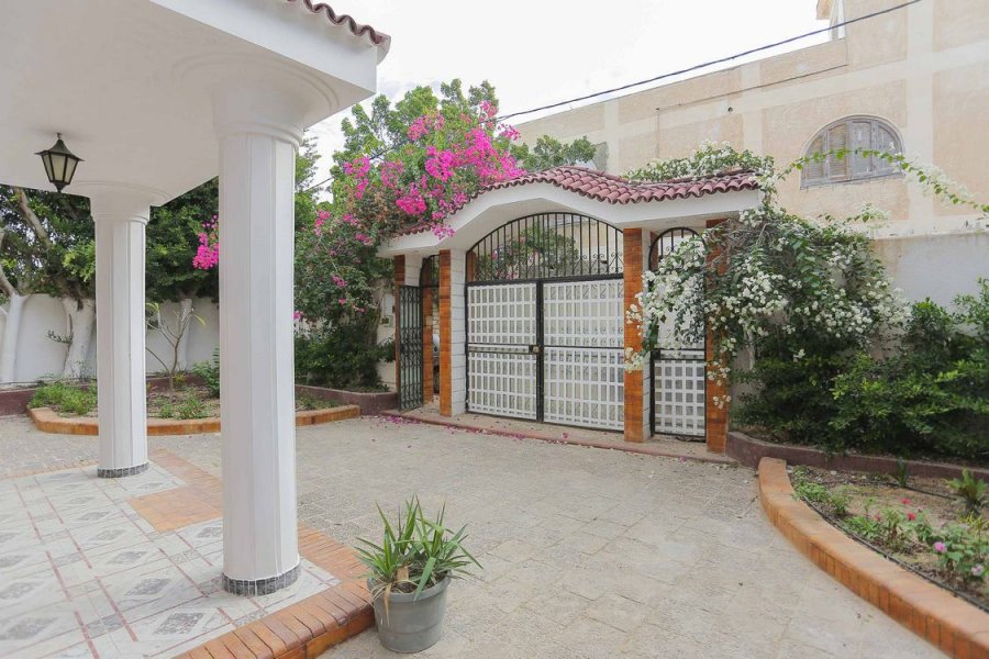 Licensed Villa for sale King Marriott (Qortoba Street)