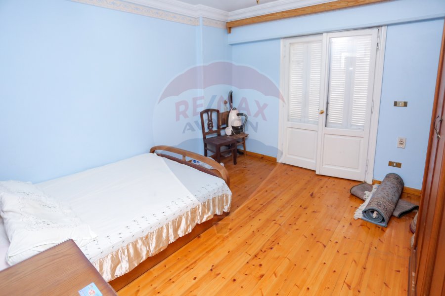 Apartment for sale 322 m Stanly (Directly on the sea)