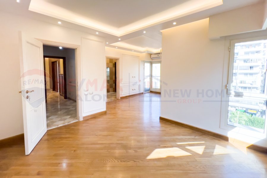 Apartment for sale 480 m Louran (directly on the sea - brand tower)