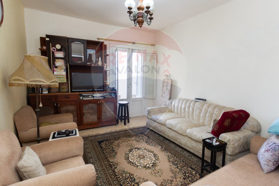Apartment for sale 125 m Sidi Gaber (directly on the sea) - 3,500,000 EGP