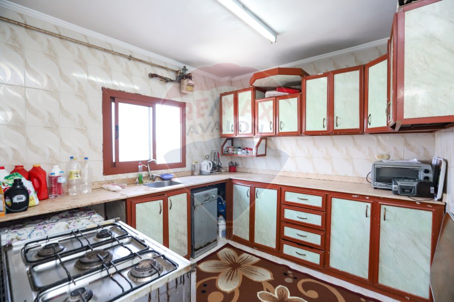 Apartment For Sale 185 m Fleming (Directly On Tram Station)