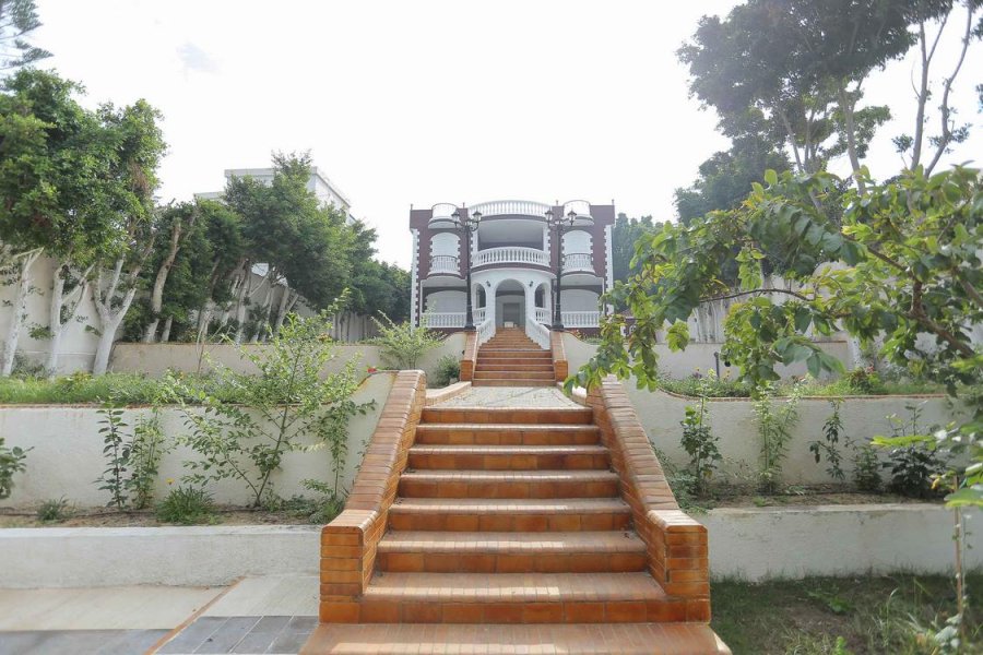 Licensed Villa for sale King Marriott (Qortoba Street)