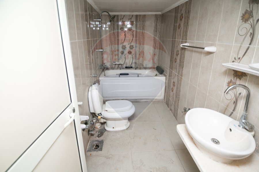 Villa for sale 375 m Muharram Bek (villa district - next to Palm Hills)