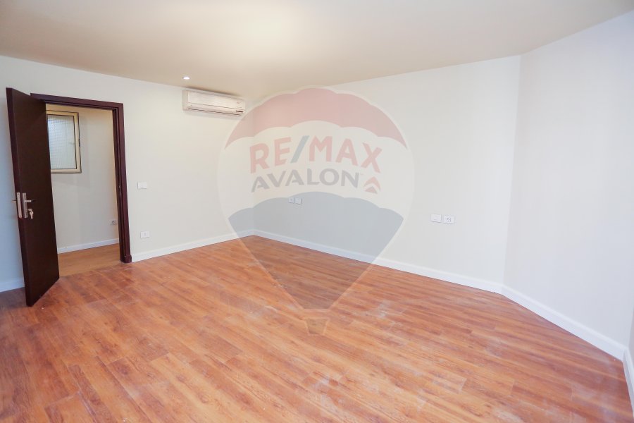 Apartment for sale 255 m Smouha (Fawzy Moaz main street)