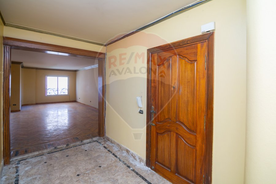 Apartment for sale 270 m Kafr Abdo (branching from Ismailia)