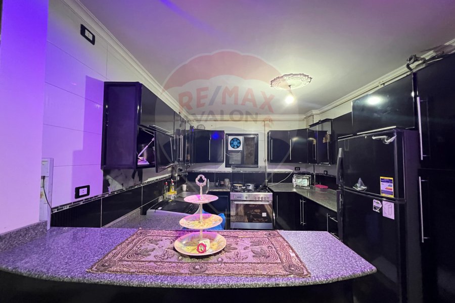 Apartment for sale 180 m Smouha (50 St- Steps From Fawzi Moaaz)