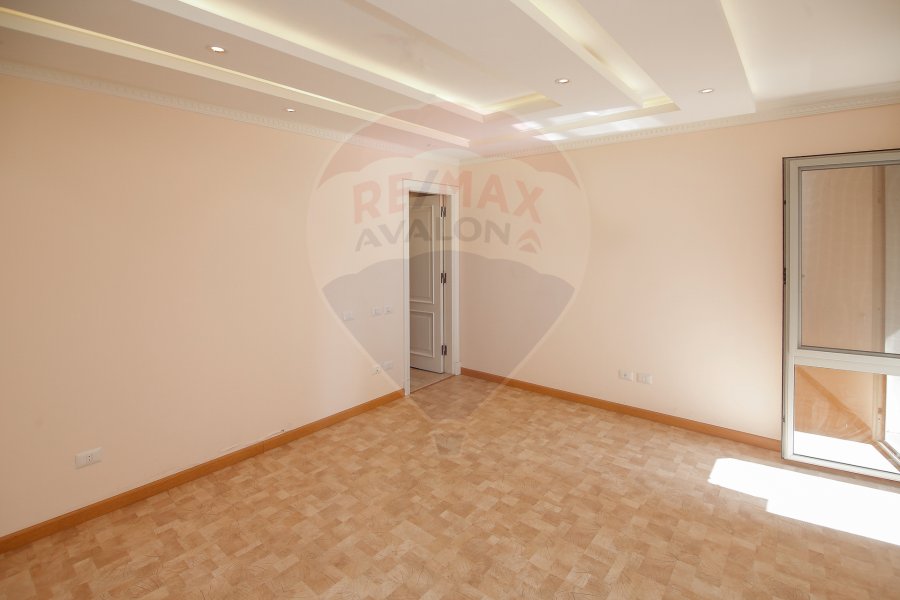 Apartment for sale 220 m Smouha (Bahaa El Din El Ghatoury St. - Steps from Fawzy Moaz St.)