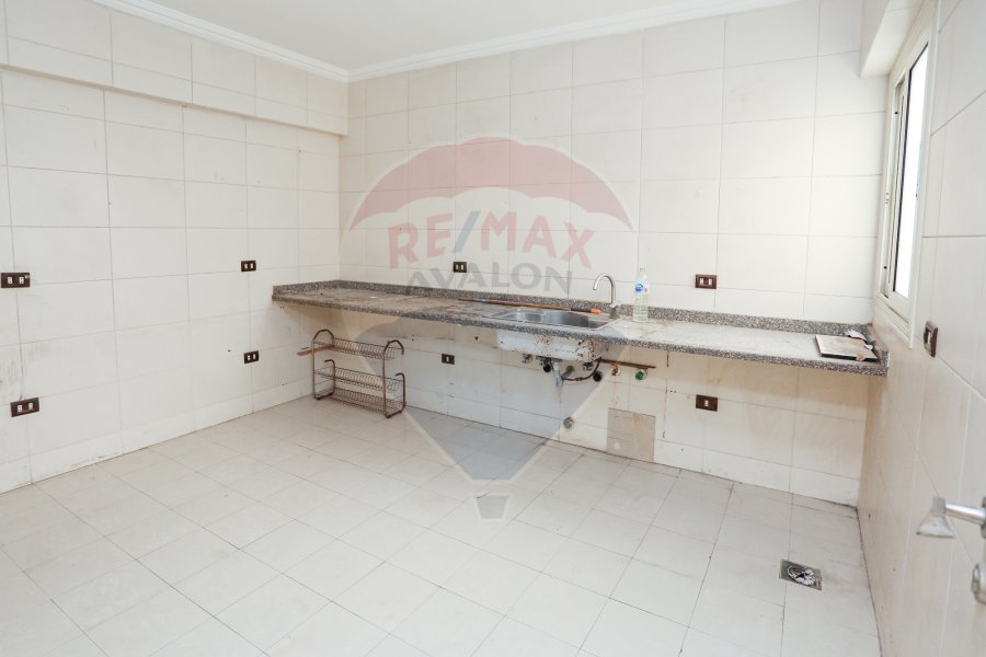 Apartment for rent 250 m Smouha (fawazy moaaz st - next to ali bn abi talb mousqu)