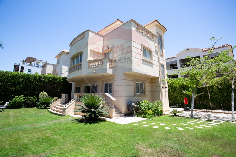 فيلا للبيع 530 م الكينج مريوط (كومباوند Lakeside paradise)