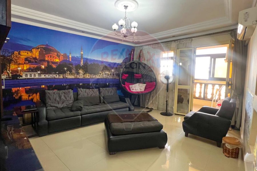 Apartment for sale 265 m Saba Pasha (steps from the tram)