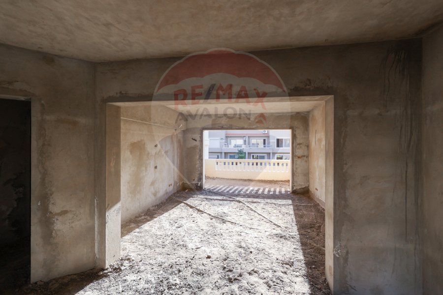 Stand alone villa for sale 840 m King Mariot (Alex West - Antoniades - model V3)