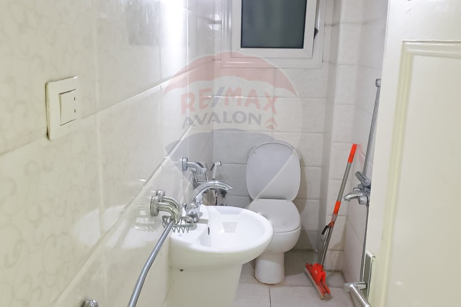Apartment for rent 135 m Alasafra (Directly on the sea)