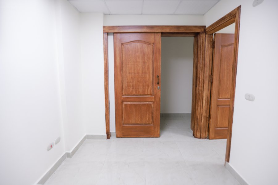 مقر إدارى للايجار 200 م محرم بك ( ش قناة السويس  - عمارات الجهاز المركزى للمحاسبات )