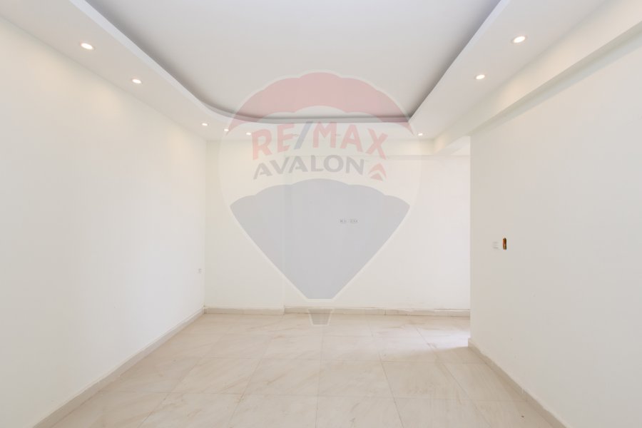 Penthouse for sale 825 m Al-Mandara (Cecelia compound)