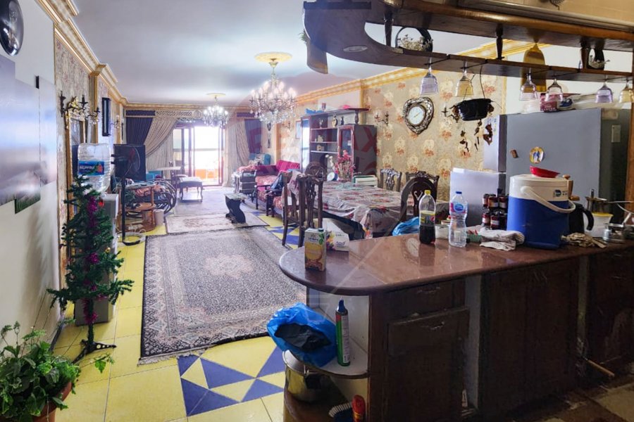 Apartment for sale 200 m Alasafra (Directly on the sea)