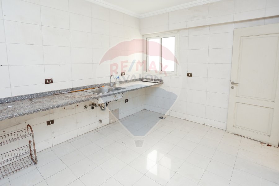 Apartment for rent 250 m Smouha (fawazy moaaz st - next to ali bn abi talb mousqu)