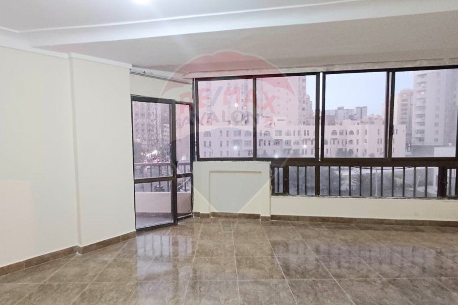 Apartment for sale 150 m Smouha (Mohamed Zahran schools st.)
