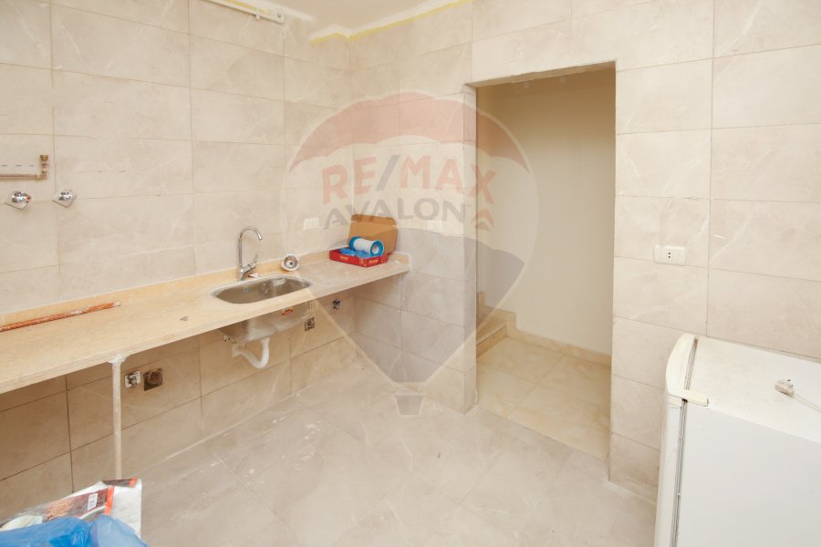 Furnished apartment for rent 160 m Gleem (Abd El-Salam Aref St)