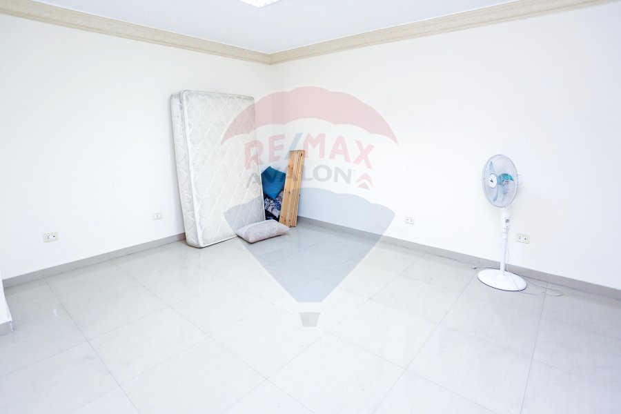 Administrative unit For Sale 250 m louran (Abo qer st)