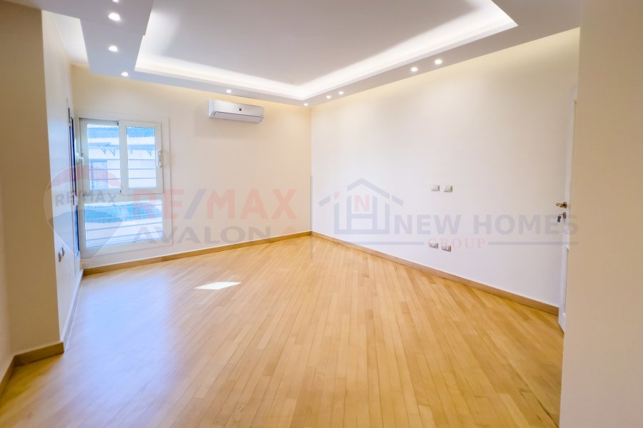 Apartment for sale 480 m Louran (directly on the sea - brand tower)