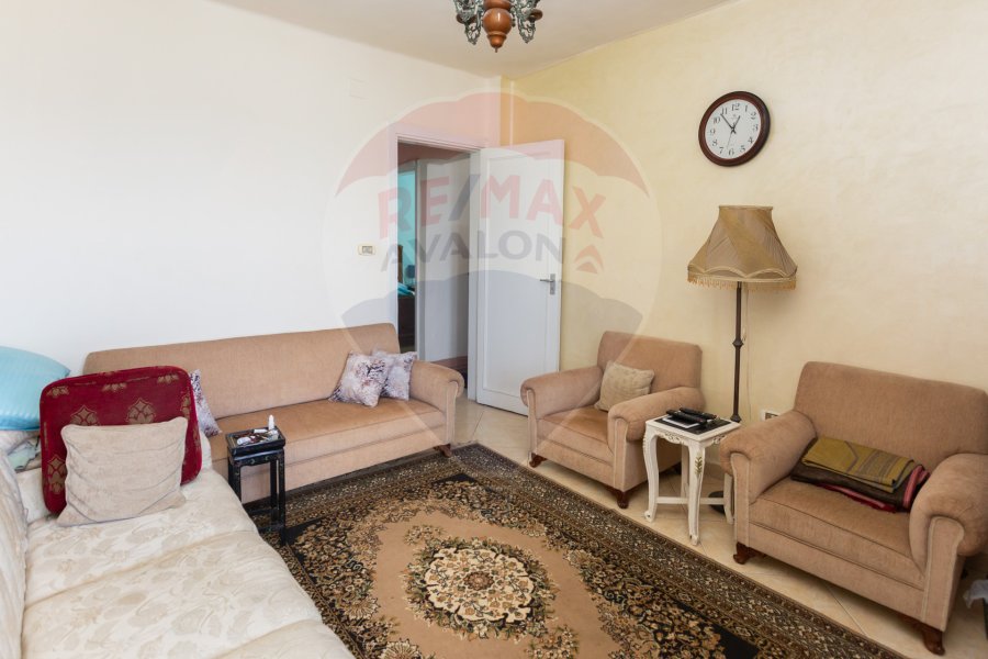 Apartment for sale 125 m Sidi Gaber (directly on the sea) - 3,500,000 EGP