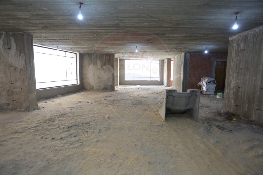 Shop 520 m + Mezzanine 770 m for Rent San Stefano (directly on the tram)