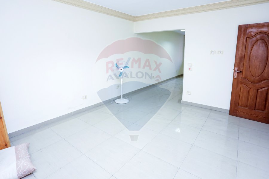 Administrative unit For Sale 250 m louran (Abo qer st)