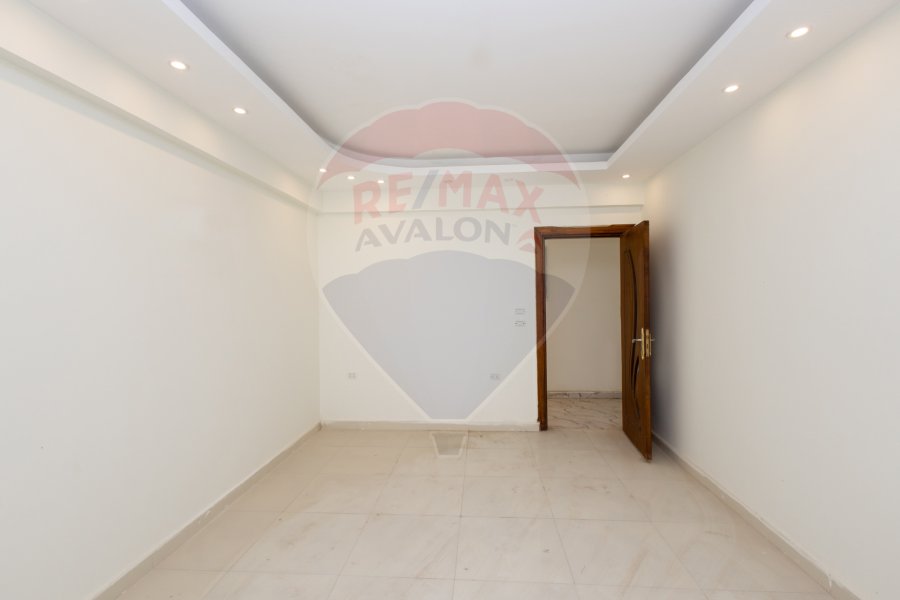 Penthouse for sale 825 m Al-Mandara (Cecelia compound)