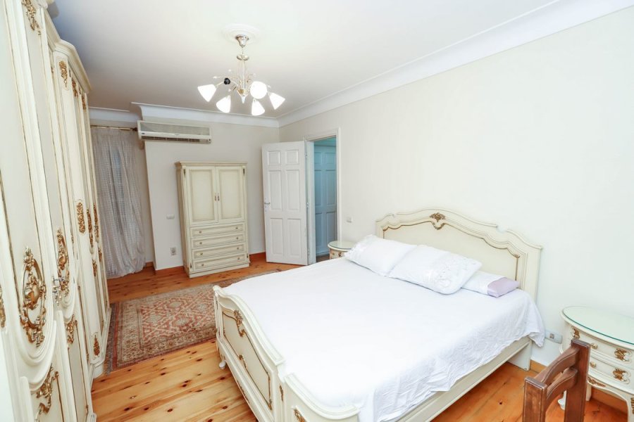 Furnitued Apartment for rent 220m Saba basha