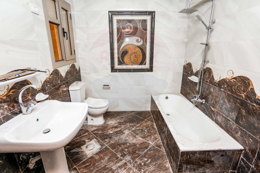 Apartment for sale 235 m Gleem (directly on the sea)