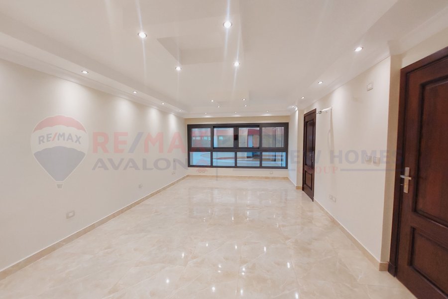 Administrative unit for rent 107 m Smouha (Fawzy Moaaz st - brand building)