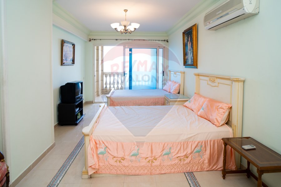 Apartment for sale 320 m El Mandara (El Gesh Road)