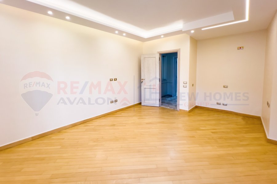 Apartment for sale 480 m Louran (directly on the sea - brand tower)
