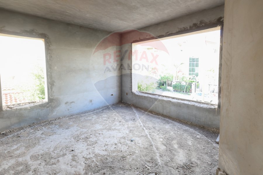 Stand alone villa for sale 840 m King Mariot (Alex West - Antoniades - model V3)