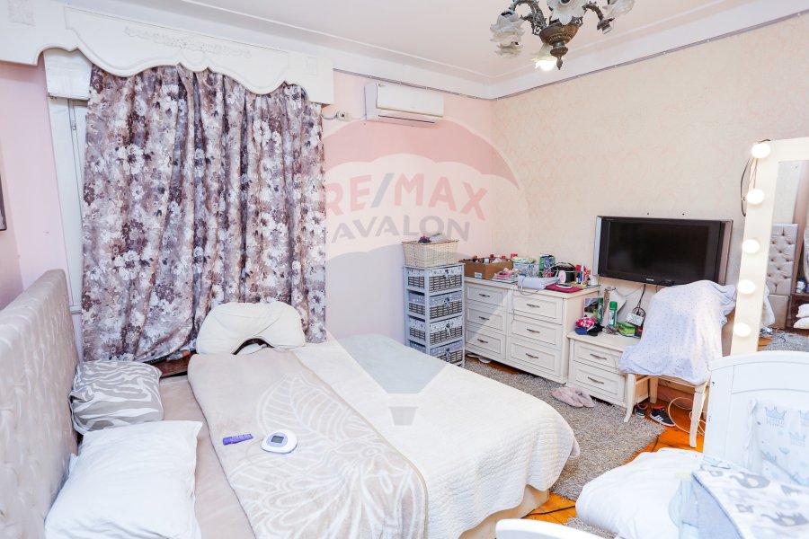 Apartment for sale 280 m Saba Basha(sec num from the sea)