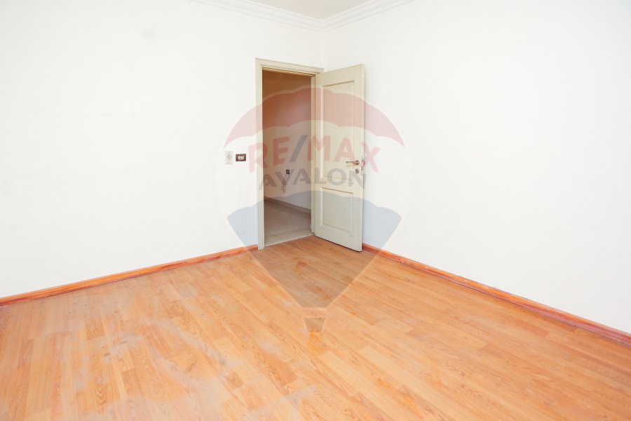 Apartment for rent 250 m Smouha (fawazy moaaz st - next to ali bn abi talb mousqu)