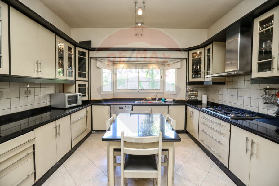 villa for sale 3,000 m King Mariout (Qusor area)