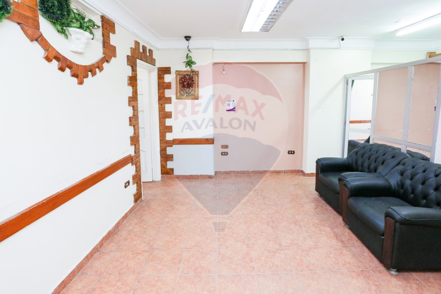 Administrative unit For Sale 85 m camp shizar (omer lotfy st - on tram station)