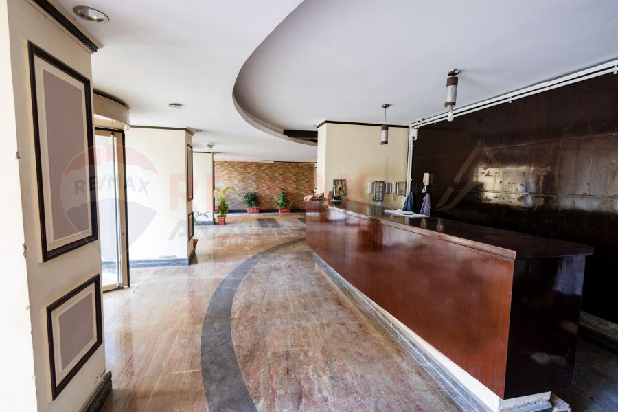 Apartment for sale 525 m Roushdy (directly on the sea)